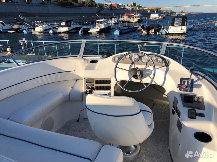 Яхта Bayliner 288 CB