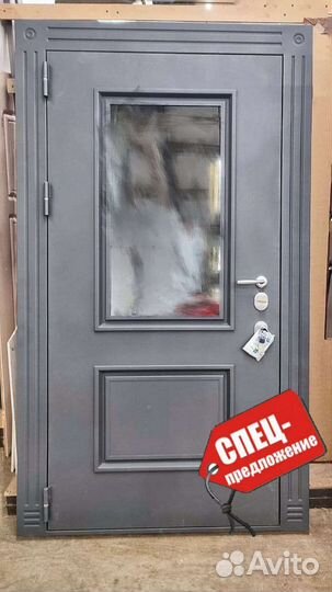 Дверь входная металлическая со стеклом
