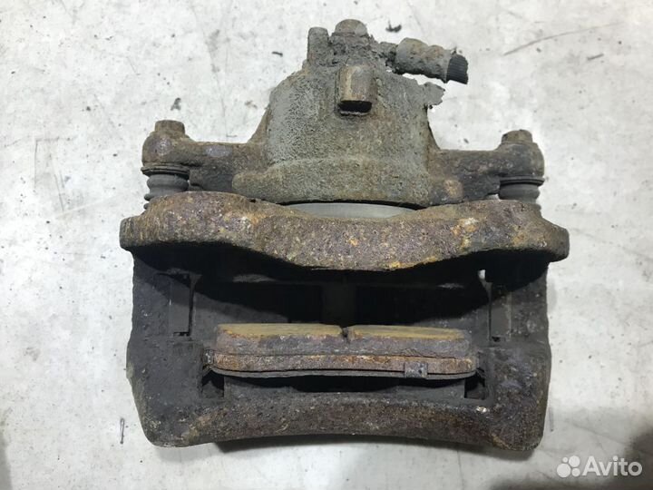 410012F522 Суппорт R передний Nissan Primera P11