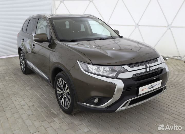Mitsubishi Outlander, 2020