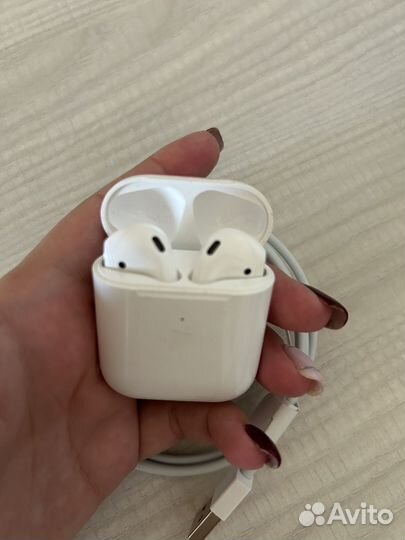 Беспроводные наушники apple airpods