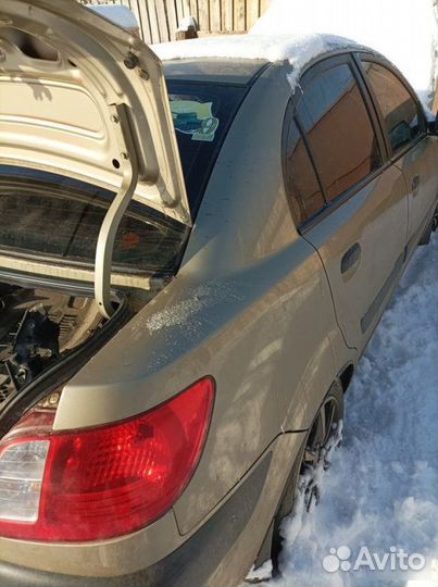 Крыло заднее правое Kia Rio 2 2007