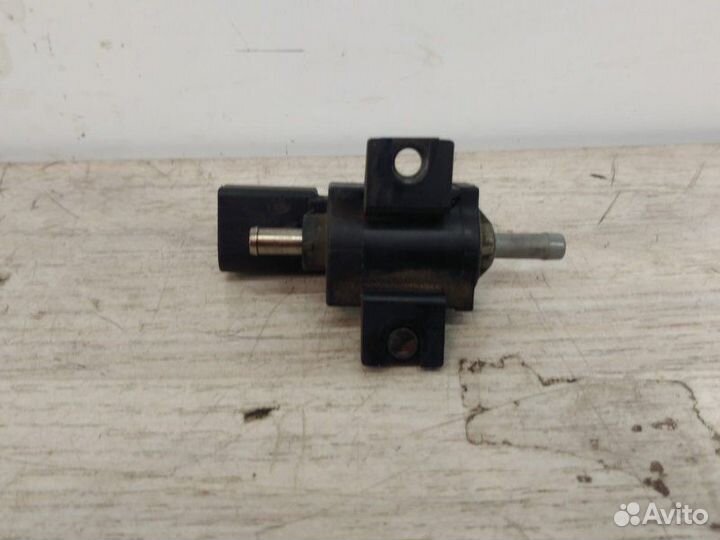 Электромагнитный клапан Volkswagen Golf 6 caxa 1.4