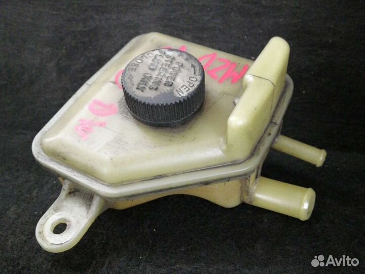 Бачок гур mazda demio dw