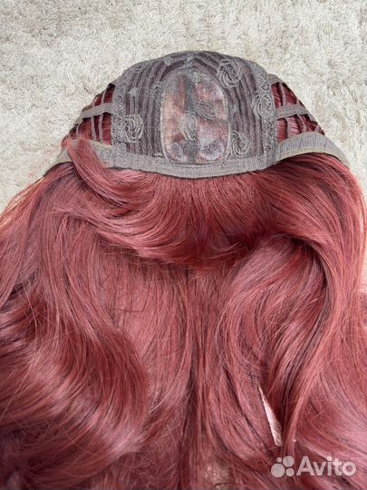 Парик винно-красный с челкой
