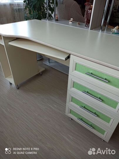 Компьютерный стол