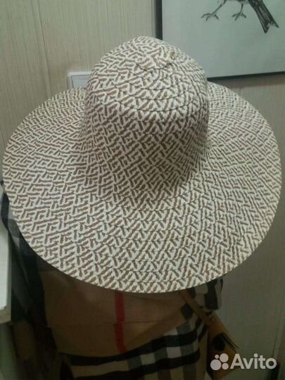 Шляпа пляжная
