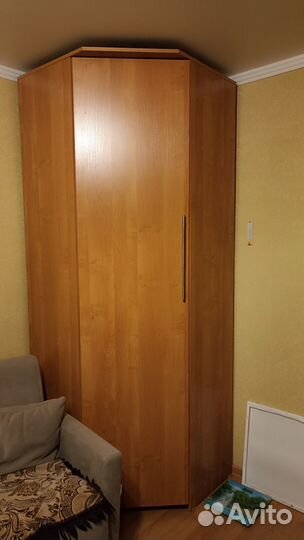 Угловой шкаф