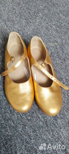 Туфли для танца красные и золотые