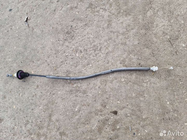 Трос открывания передней двери Шкода Суперб