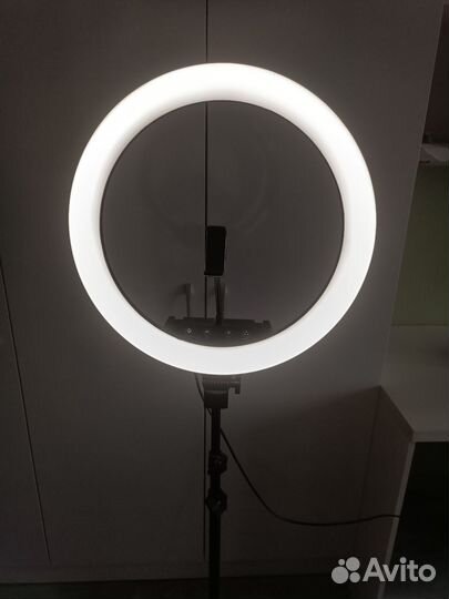 Кольцевая лампа со штативом