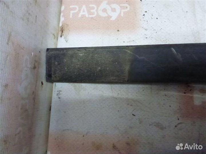 Уплотнитель стекла двери бархотка задний левый