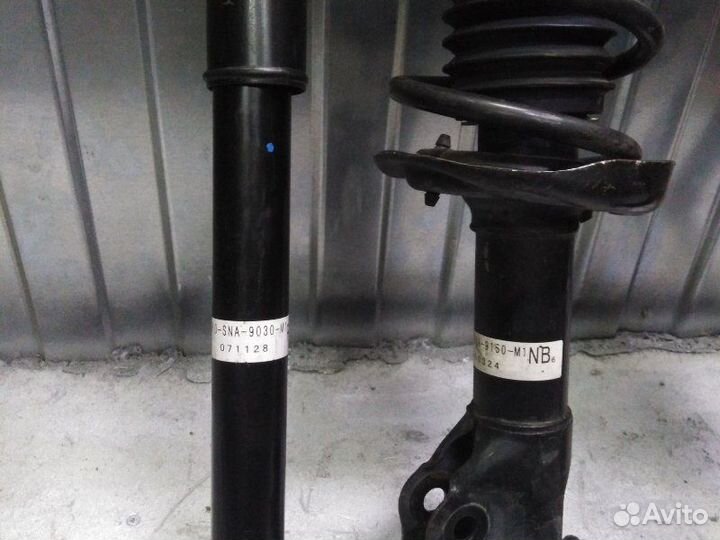 Комплект амортизаторов Honda Civic 4D 1.8