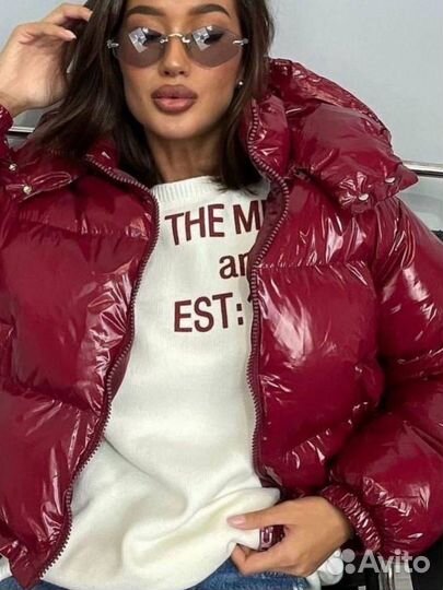Женский пуховик глянцевый