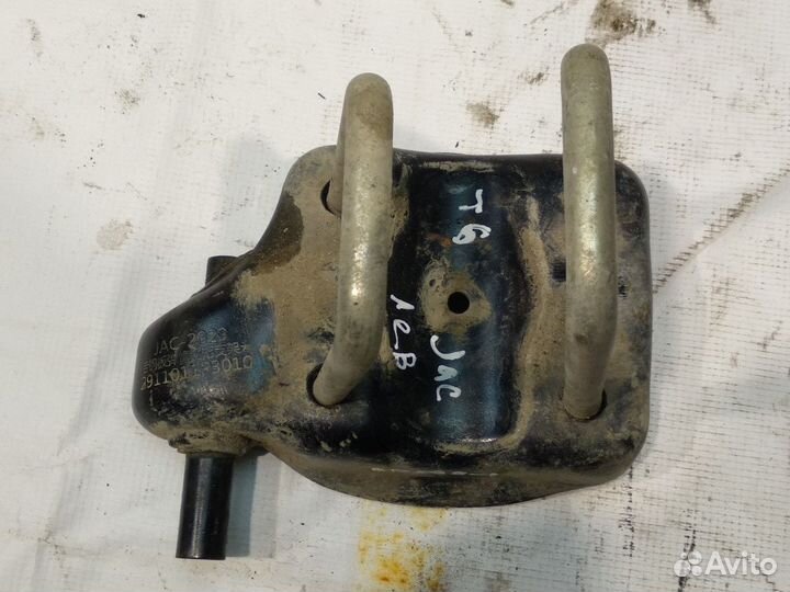 Кронштейн задней рессоры (Jac T6)