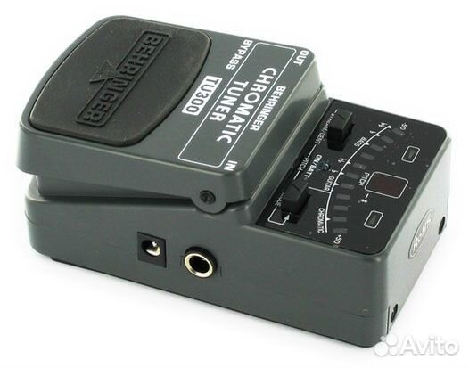 Тюнер для гитары Behringer TU300