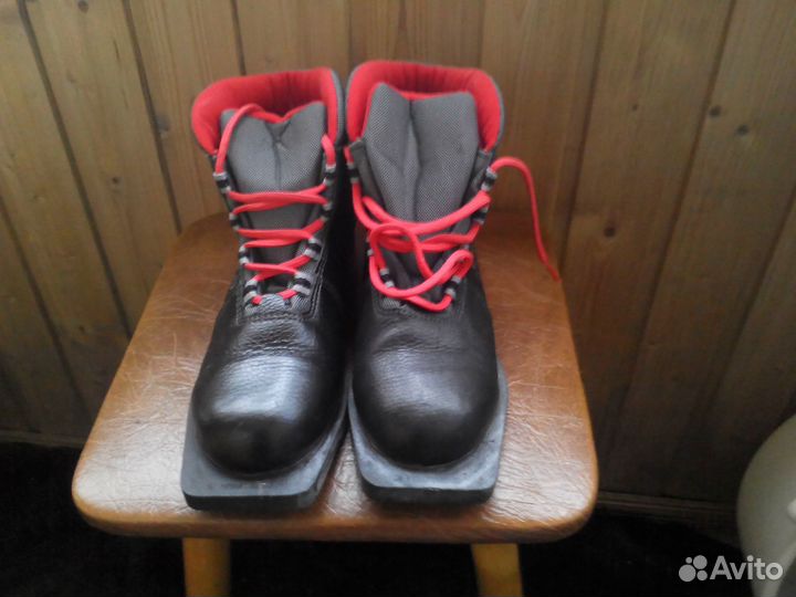Ботинки лыжные