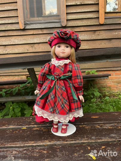 Кукла фарфоровая, внутри набивная