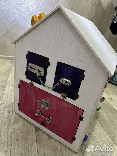 Бизиборд домик