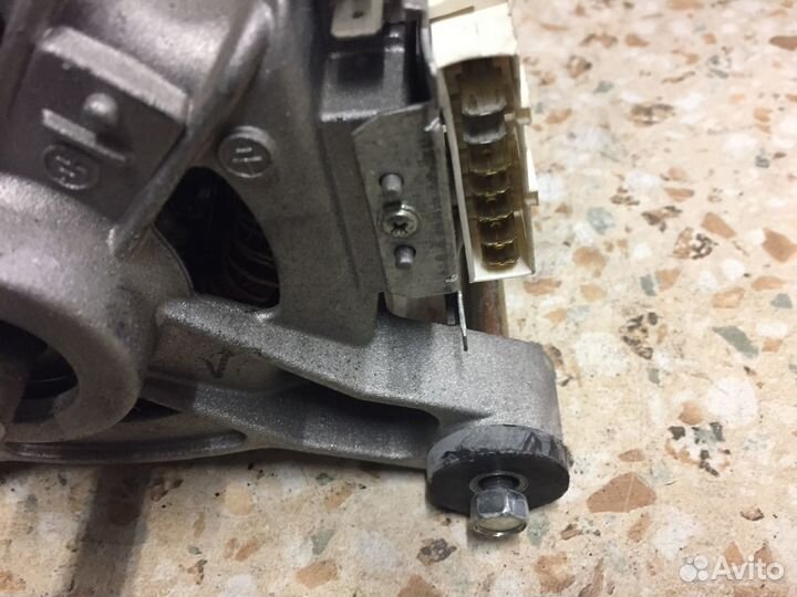 Двигатель от стиральной машины Ariston / Аристон