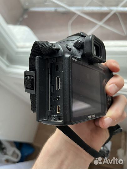 Samsung nx10 компактная беззеркалка