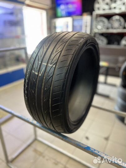 Yokohama Advan Fleva V701 235/40 R18 95W