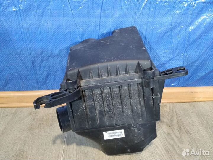 Корпус воздушного фильтра LADA Granta 1 2011