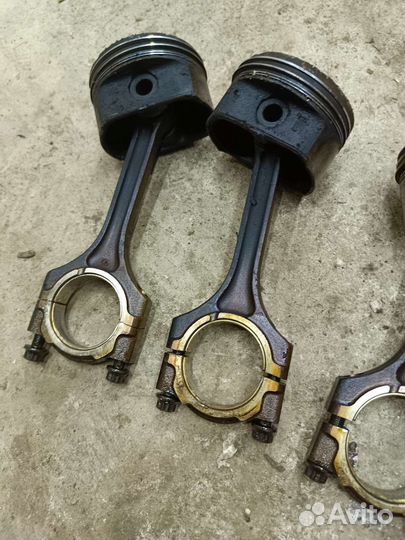 Шатун с поршнем G4FA 1.4 солярис Рио 3