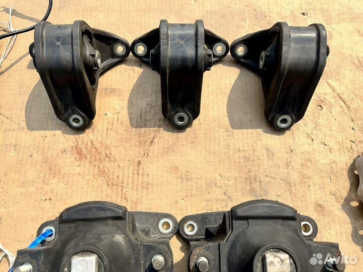 Подушки двигателя Honda Accord 8