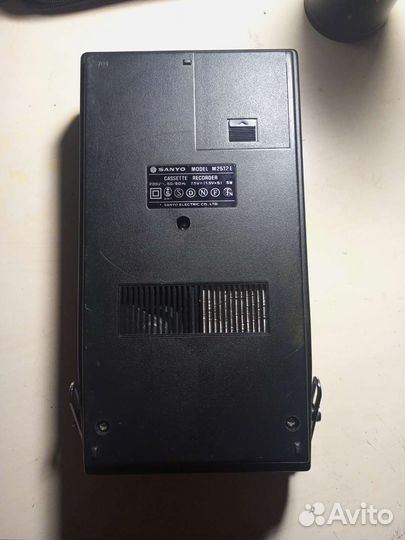 Магнитофон кассетный sanyo 2512e