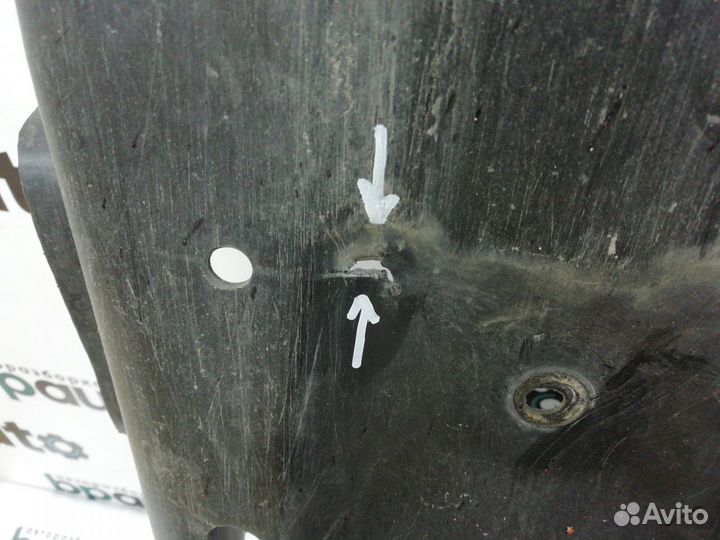 Пыльник моторного отсека 5370B693 Mitsubishi