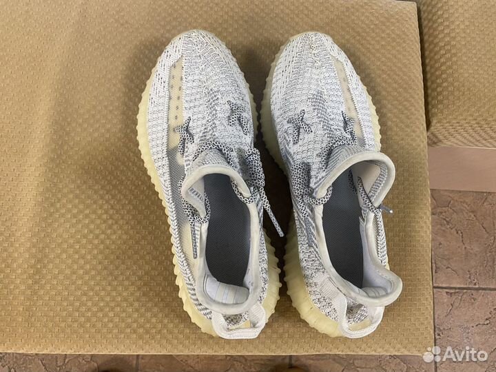 Кроссовки yeezy 350 v2