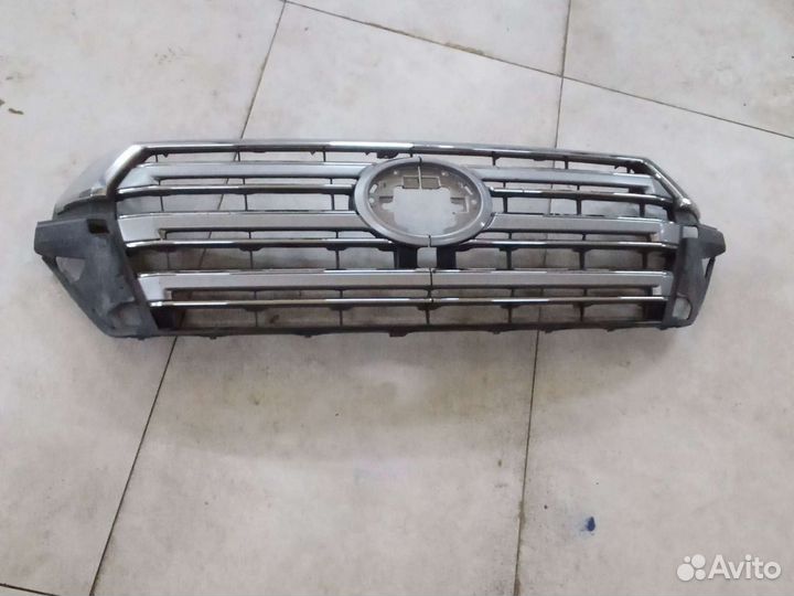 Решетка радиатора тойота Ленд Крузер 200 2015+