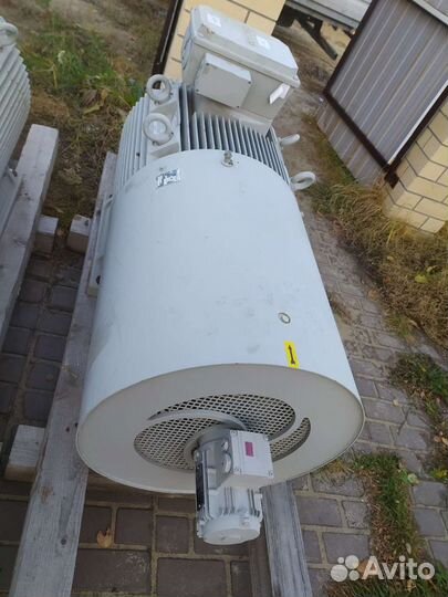 Электродвигатель siemens 380 в 90кВт 1500об/мин