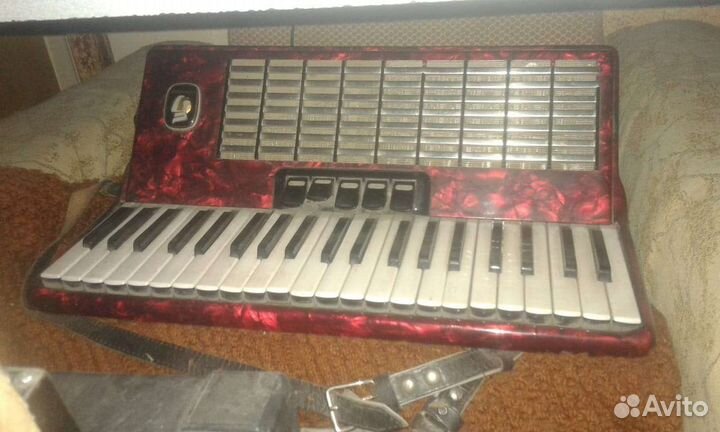 Аккордеон вельтмейстер 120 бас