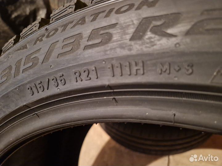 Pirelli Ice Zero 315/35 R21 и 275/40 R21