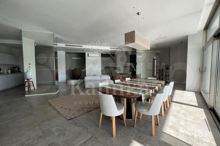 Дом 470 м² на участке 14 сот.