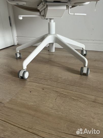 Компьютерное кресло икеа эрвфьеллет