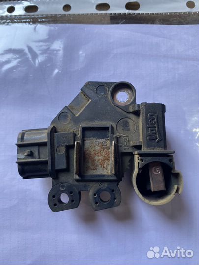 Хендай солярис щетки с регулятором напряжения