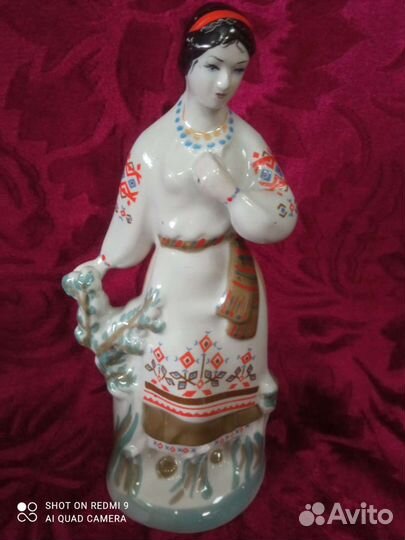 Фарфоровые статуэтки