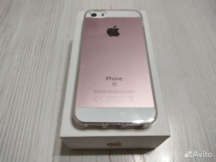 iPhone SE, 32 ГБ