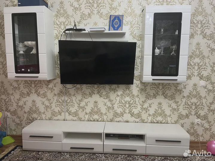 Тумба под телевизор