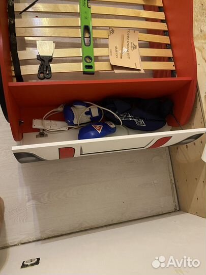 Детская кровать машинка