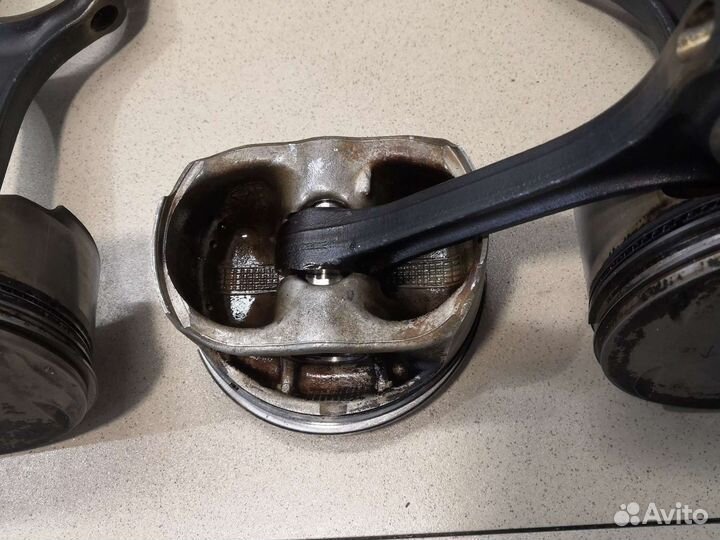Mercedes W164 5.5 M273 388л.с Поршень шатун