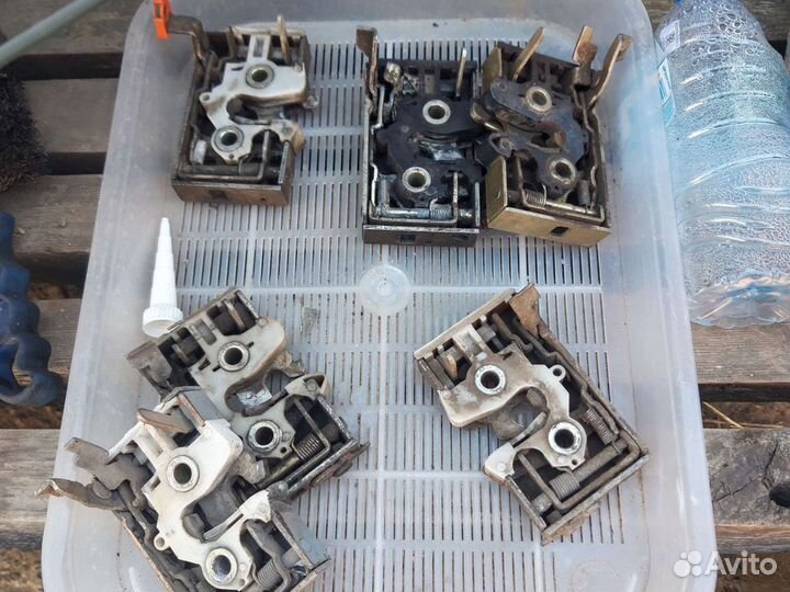 Замок двери Audi 80 B2 передние задние