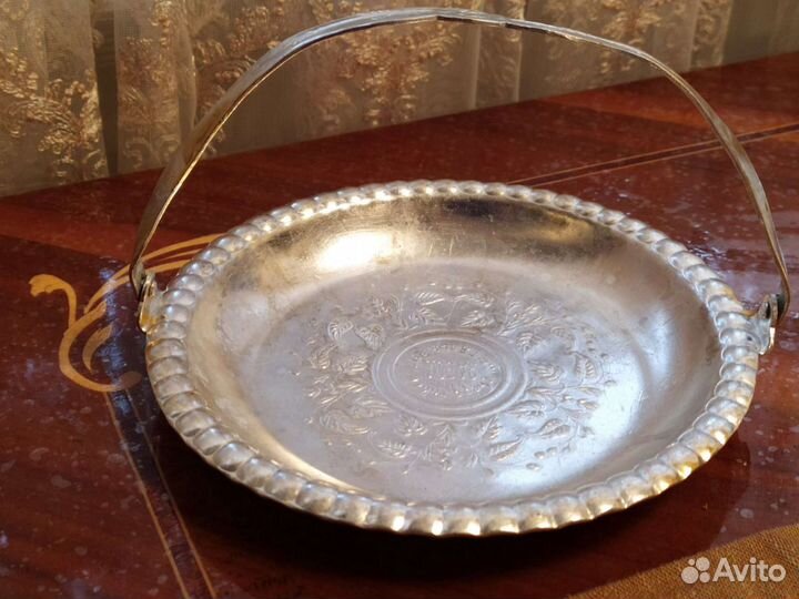 Блюдо с ручкой / конфетница