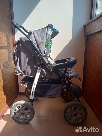 Продается детская коляска трансформер. 5 тысяч р