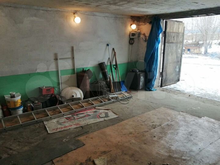 Гараж, > 30 м²