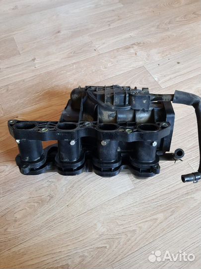 Впускной коллектор Hyundai Solaris