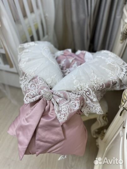 Комплект на выписку для девочке